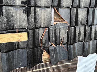 大雪による屋根瓦破損被害